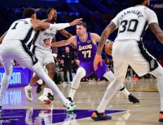 NBA官方公布湖人(rén)马刺(cì)裁判报告 末节1.2秒存在關(guān)键误判