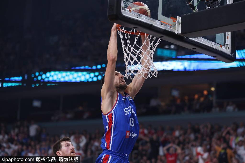 劳裡(lǐ)·马尔卡宁闪耀全场，芬兰逆袭欧洲篮坛霸主(zhǔ)塞尔维亚！