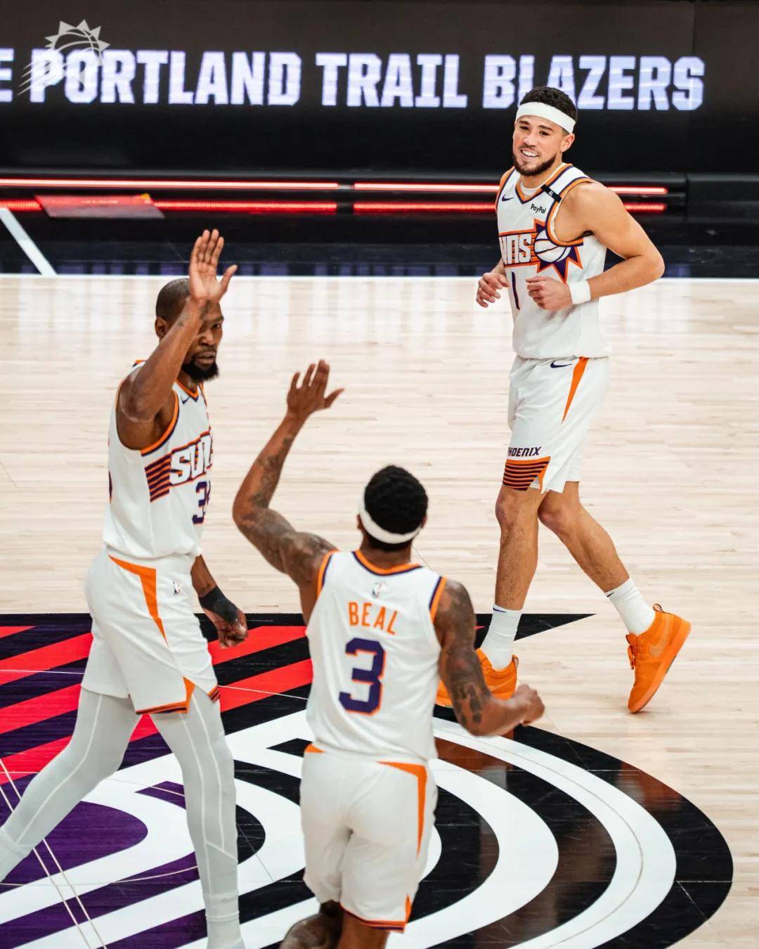 無(wú)缘附加赛！布克亲口承认！NBA最失败的三巨头