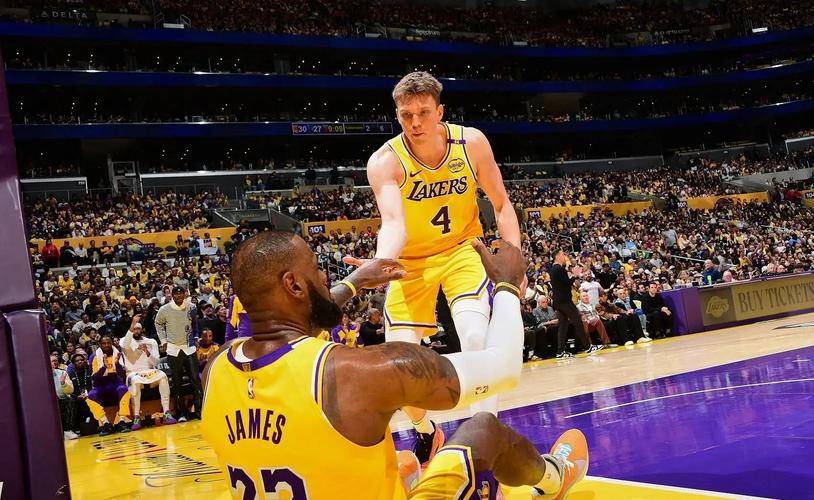 湖人替补奇兵(bīng)拯救比賽(sài)