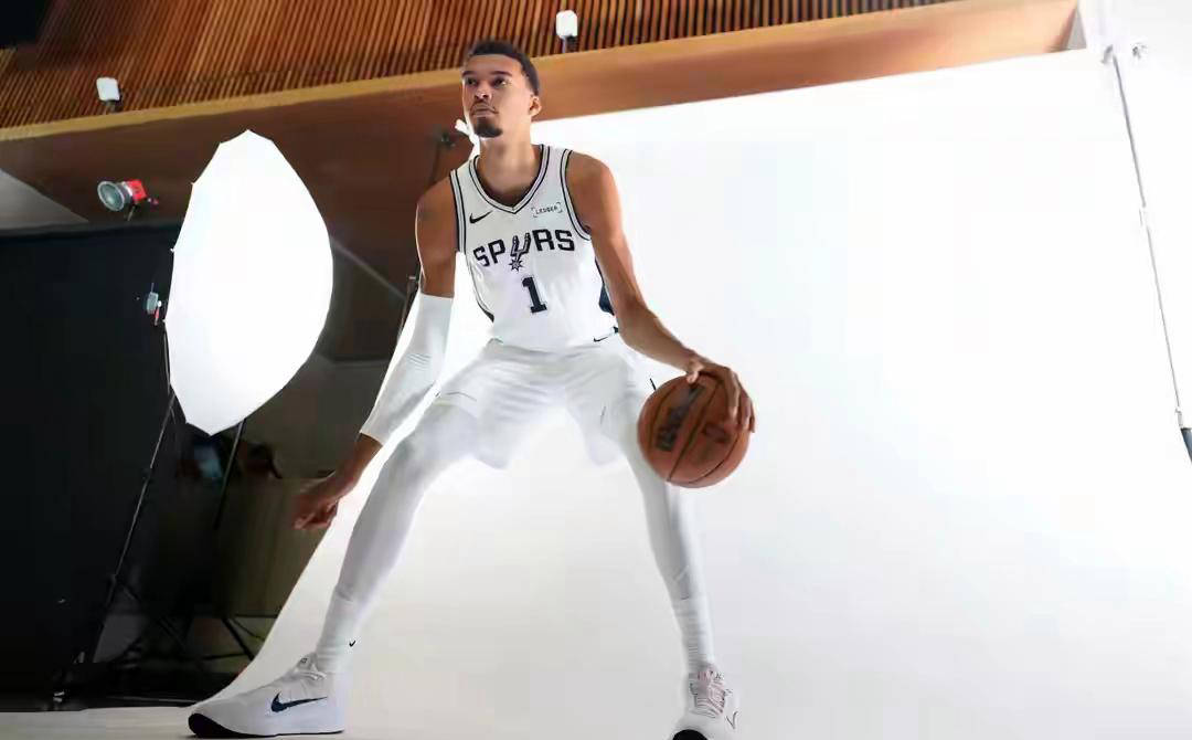 维克托·文班亚马：篮球风云人物(wù)