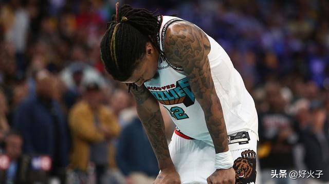 坏消息，灰熊队贾·莫兰特脚踝不幸受伤