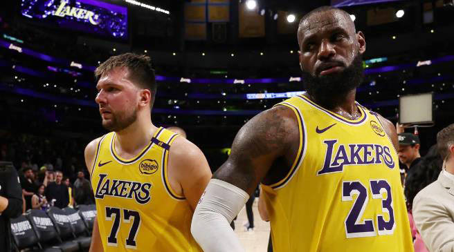 单场最(zuì)高47分!两届全明(míng)星,努力重返NBA,湖人(rén)会考虑他吗?