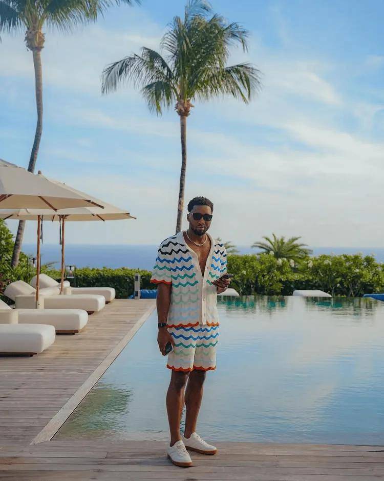 生涯首次一阵!多诺万-米切尔ins晒出训练和(hé)休闲照