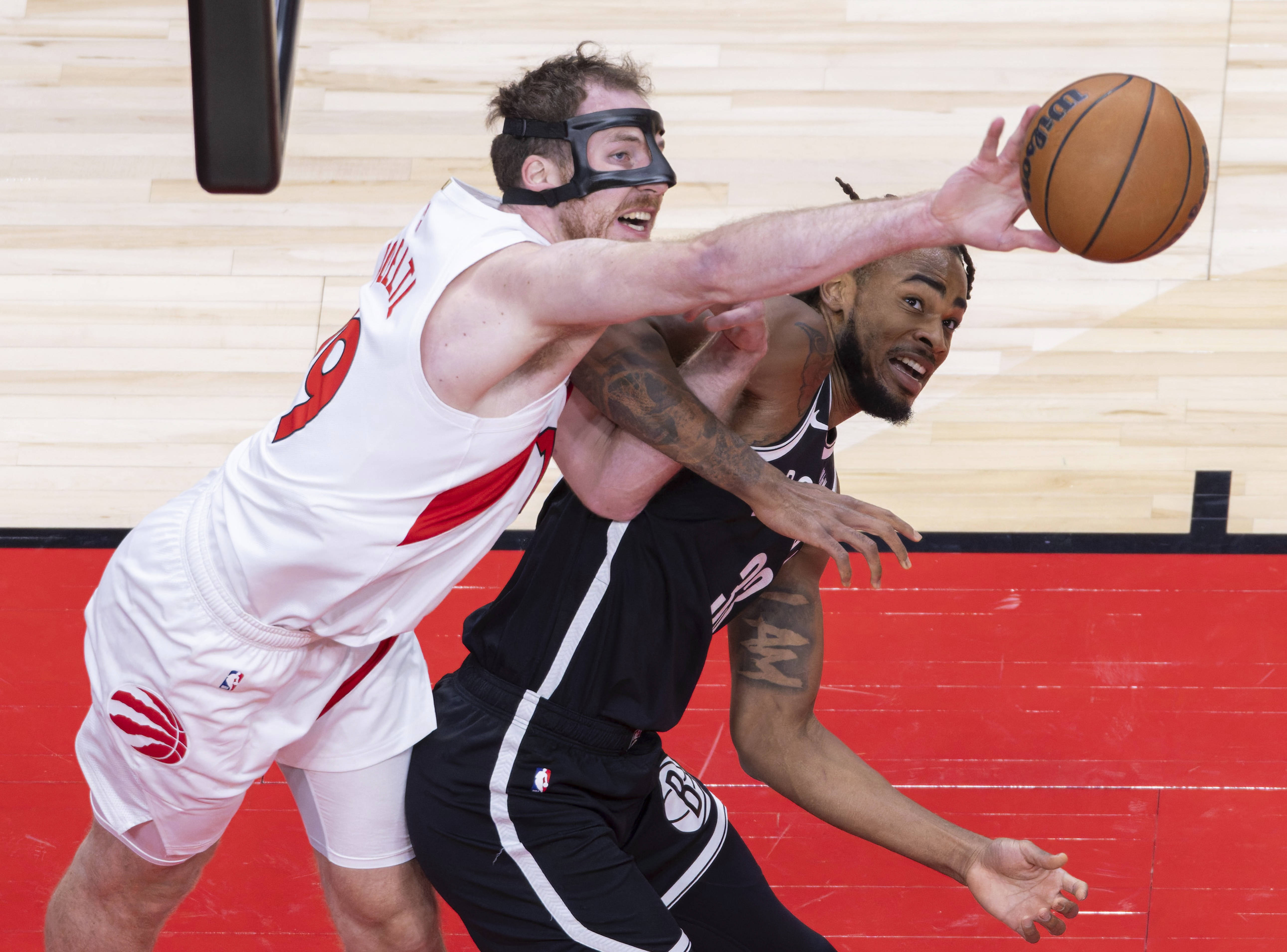 (体育)籃(lán)球——NBA季前賽(sài):猛龙胜籃(lán)网