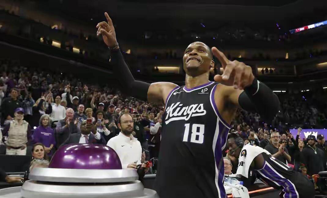 NBA一夜刷爆12项纪录!从字母哥到薩(sà)尔,这些数据太疯狂