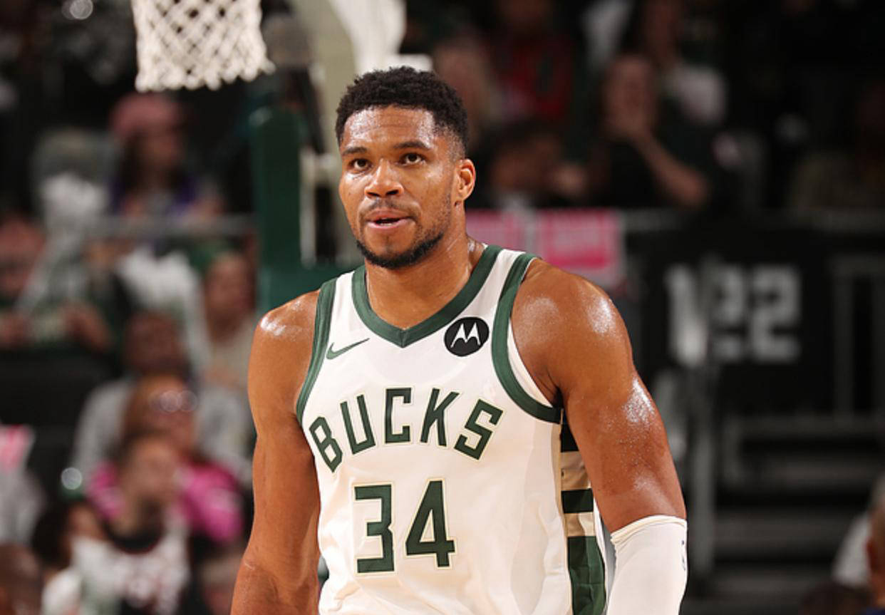 字母哥创造NBA历史纪录，连续3场超高命中率砍下30+数據(jù)