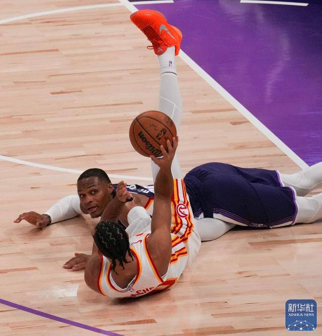 NBA常规赛｜老(lǎo)鹰胜国王