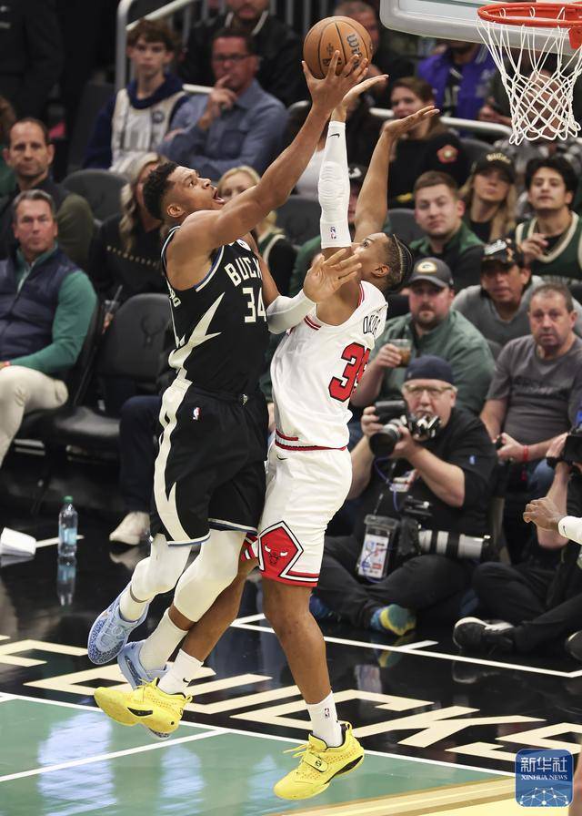 NBA常规赛|雄(xióng)鹿胜公(gōng)牛