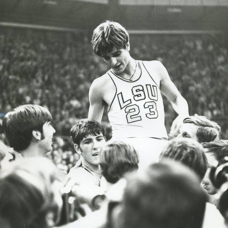 NBA哪些(xiē)退役球衣出乎意料？公牛退役杰里斯隆、狼队退役塞利(lì)球衣